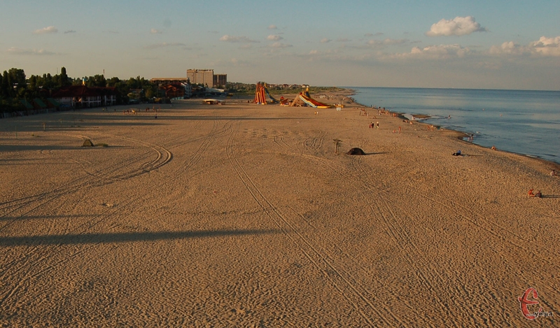 В Україні є чимало гарних місць для відпочинку на Чорному морі