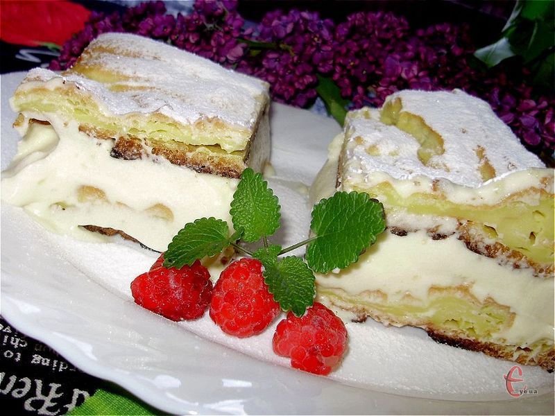 Цей на дивно простий і смачний заварний пиріг дуже популярний у Польщі й частково в Західній Україні. 