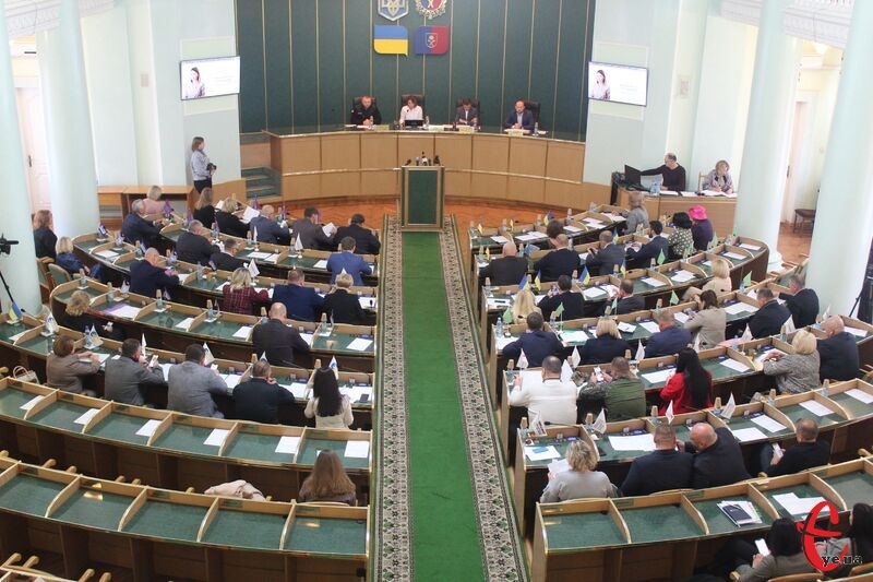 Депутати обласної ради підтримали звільнення шістьох директорів комунальних закладів