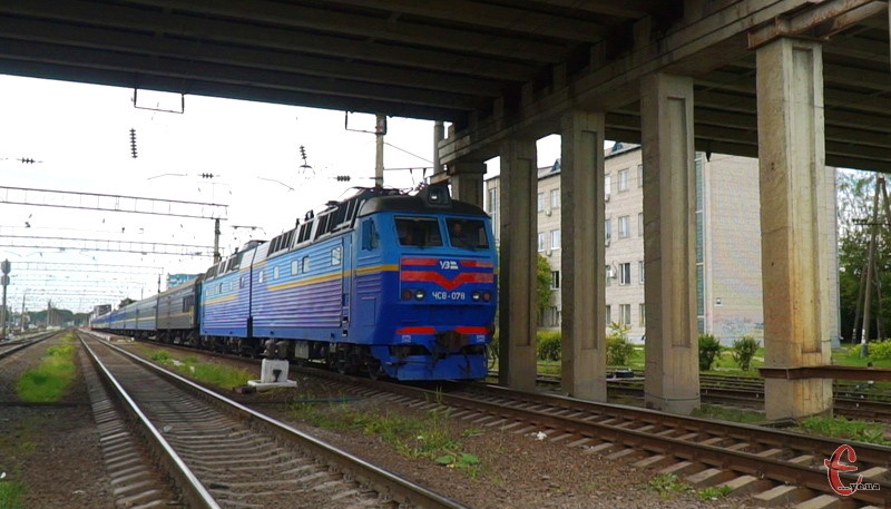 Однак розклад цього потяга з Хмельницького у Київ поки не зазнає змін