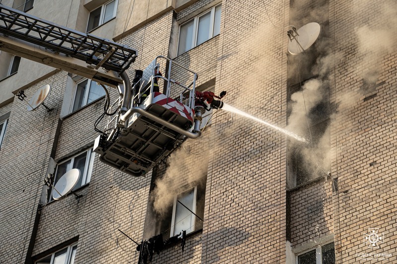 Пожежа в квартирі на шостому поверсі в багатоквартирному житловому будинку на вулиці Свободи