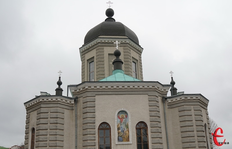 На початку квітня  хмельницька громада підтримала перехід собору до Православної церкви України