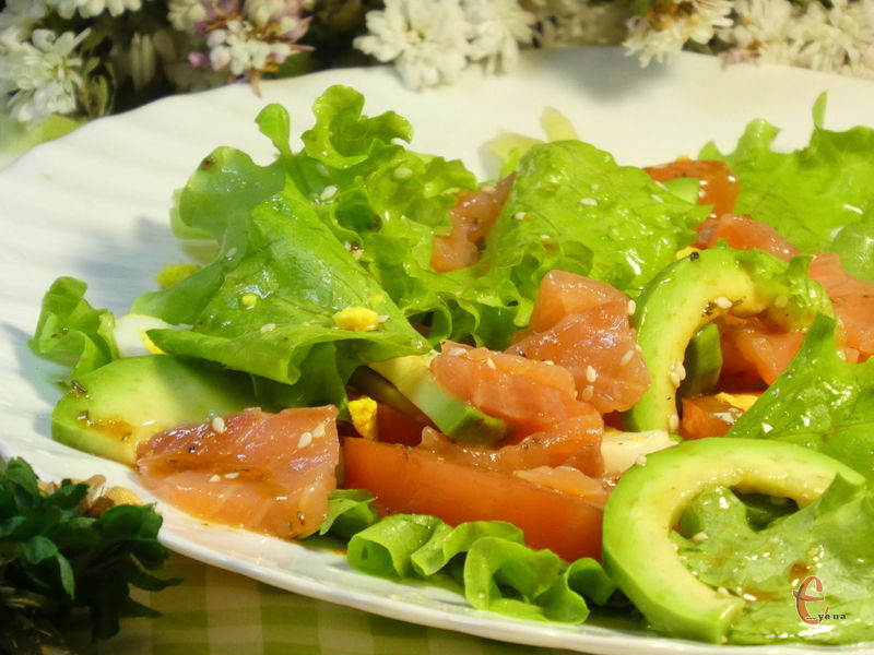 Салат яскравий, корисний, а головне — дуже смачний!