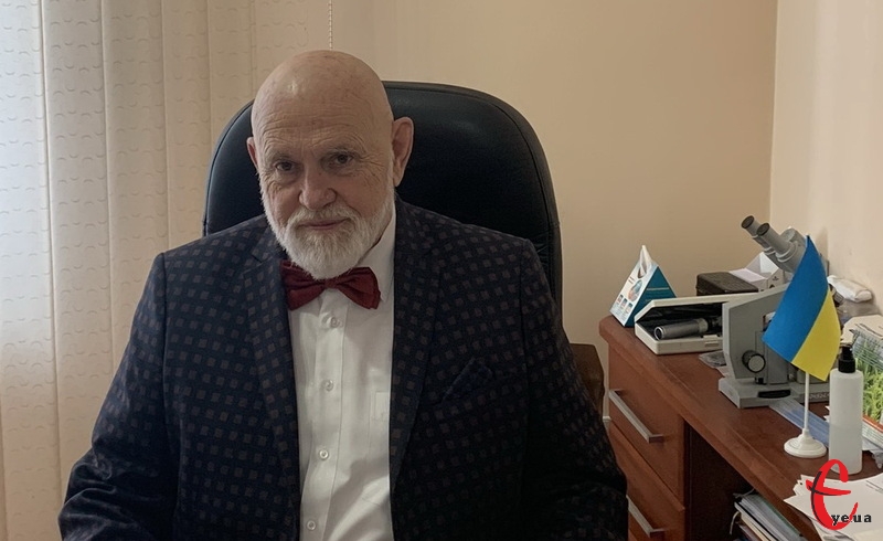 Олег Анатолійович, професор, заслужений лікар України, відзначив ювілей – 50 років своєї професійної лікарської діяльності