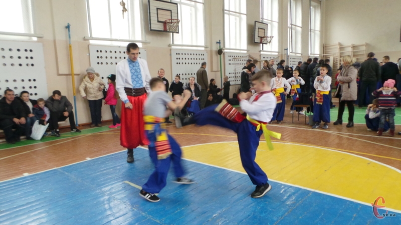У Хмельницькому відбувся чемпіонат з бойового гопака.
