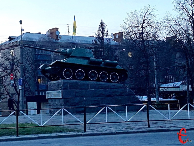 Нині цей танк ідентифікують не як радянський, а як український
