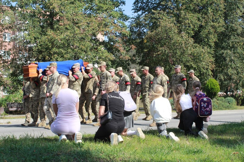 Вічна шана полеглим воїнам..