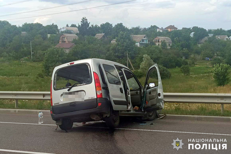 У результаті аварії 46-річний водій легковика та його 16-річна донька загинули на місці
