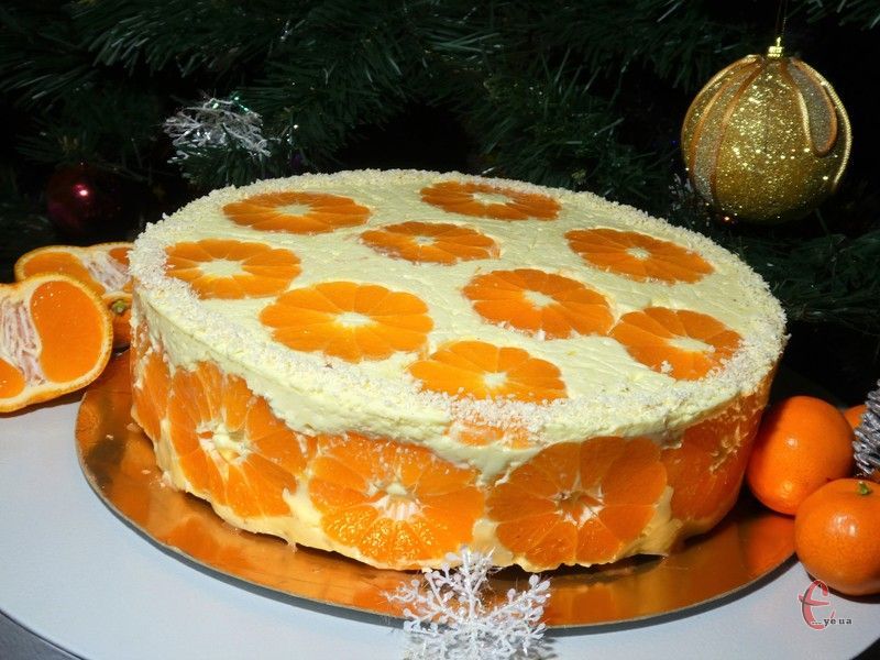 Готувати апельсиновий торт можна в будь-яку пору року, адже в наш час цитрусові бувають на прилавках магазинів завжди.