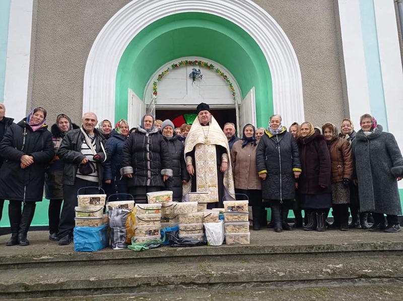 До дня святого Миколая понад 350 кілограм домашніх вареників передали громади для українських захисників