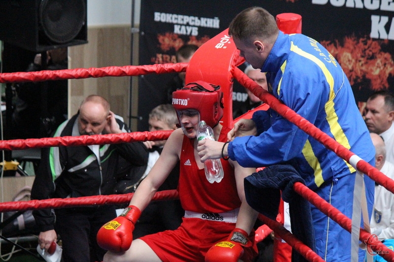 Вихованець Андрія Чумакова (в синьому) Павло Гула (в червоному) нещодавно став чемпіоном України серед молоді 