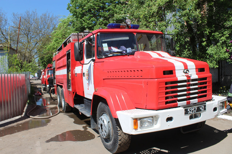 У ліквідації пожежі були задіяні 10 рятувальників та 2 одиниці пожежної та спеціальної техніки