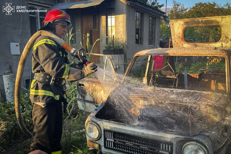 На проїзді Першому у Хмельницькому 7 серпня горів легковий автомобіль 