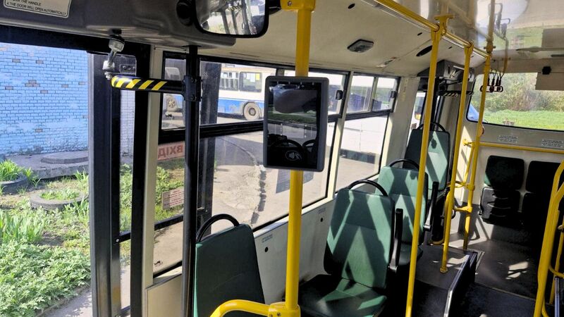 З 15 квітня валідатори запрацюють в автобусах шести маршрутів