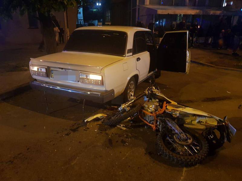 26-річного мотоцикліста забрала швидка