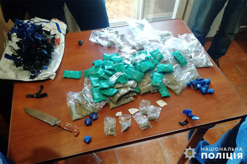 Загальна вартість вилучених наркотиків за цінами «чорного ринку» складає близько 180 тисяч гривень