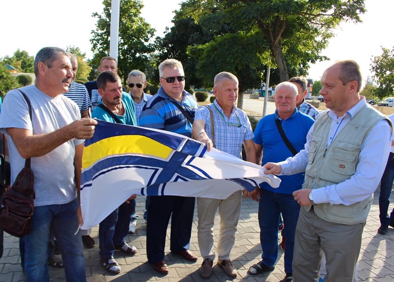 Прапор ВМС України у Нетішині передали до краєзнавчого музею