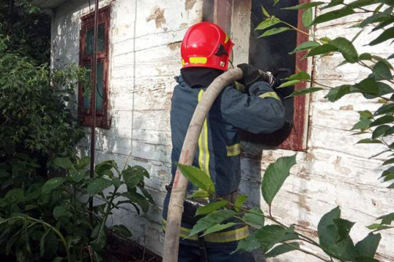 Вогнеборці врятували житловий будинок від вогню