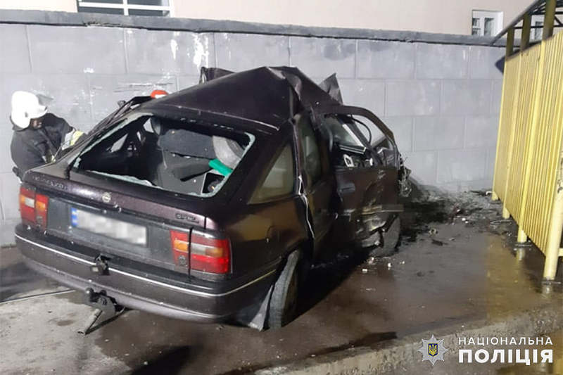 У Славутському районі поліцейські встановлюють обставини ДТП, у якій загинув 21-річний водій