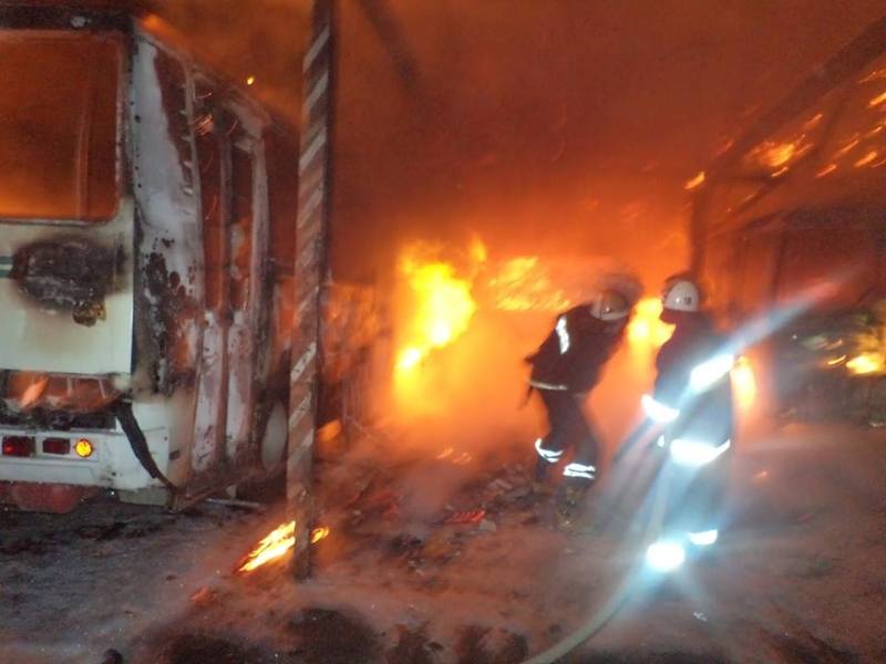 У Славуті за невідомих причин згоріли чотири автобуси