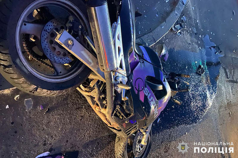 У Славуті травмувався 26-річний мотоцикліст