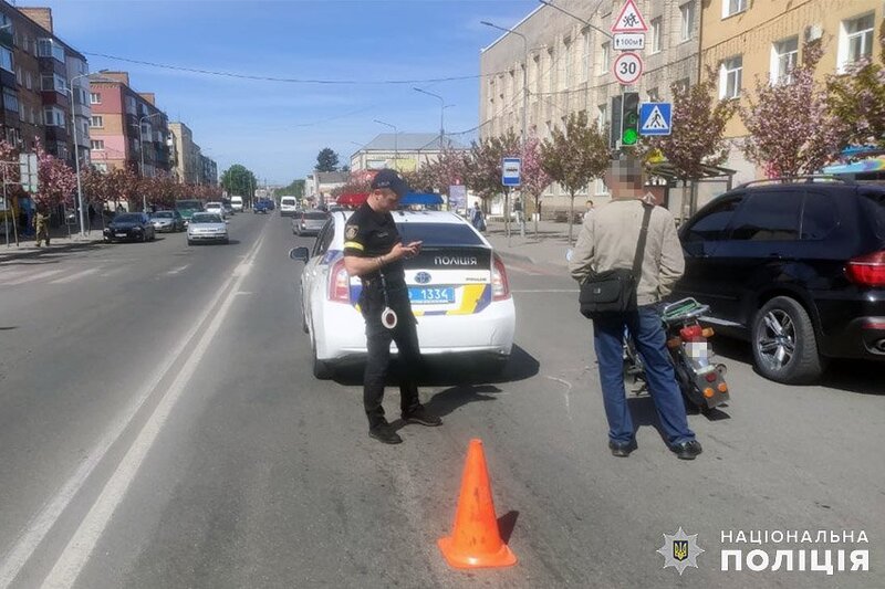 Аварія сталася близько 10:20 ранку на вулиці Костянтина Острозького