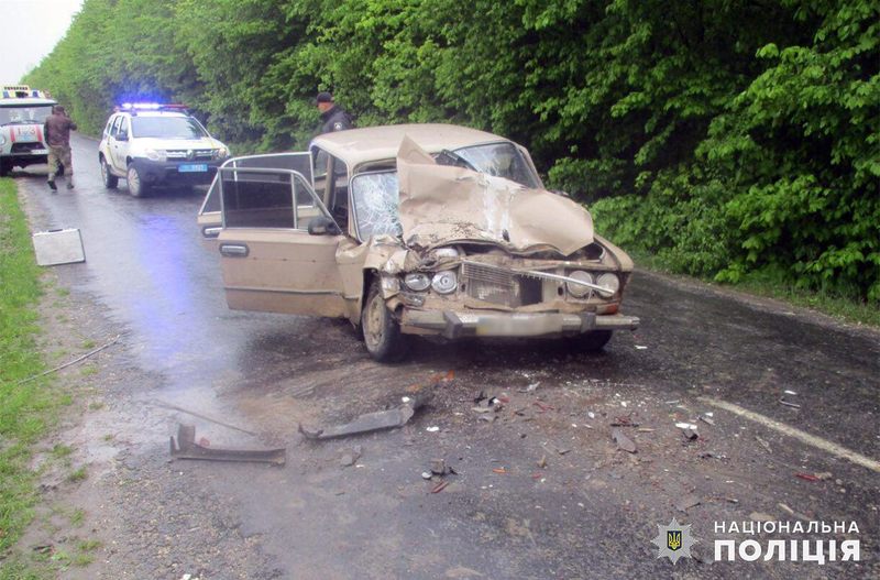 Аварія сталася на автодорозі між селами Охрімівці та Яснозіря Віньковецького району