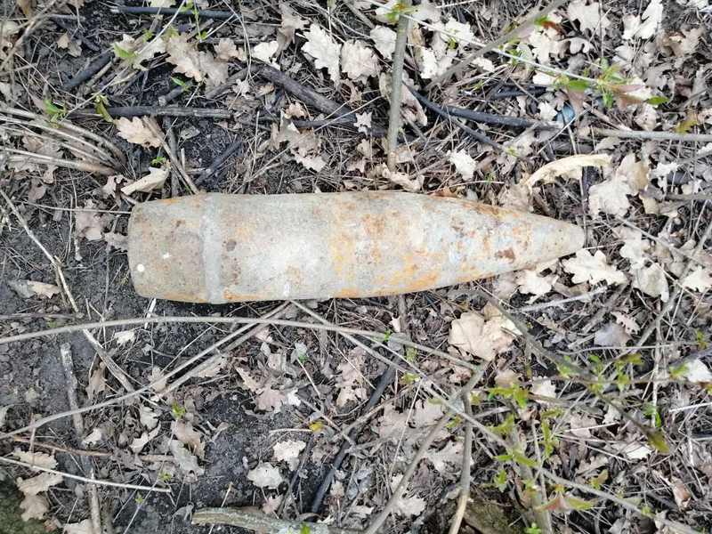 Снаряд, який знайшли в Волочиському районі, знешкодили піротехніки