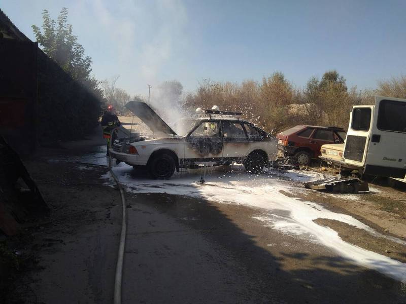 Вогнеборці ліквідували пожежу автомобіля