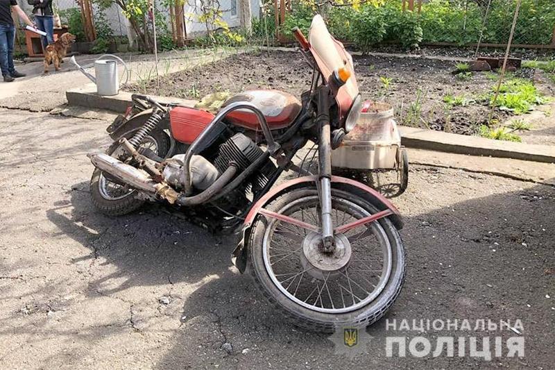 У Хмельницькому поліцейські повернули власнику викрадений мотоцикл