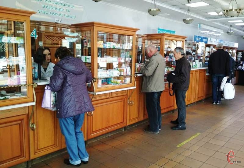 В аптеках міста вже можна купити дві вакцини - французьку і корейську. Фото: автора