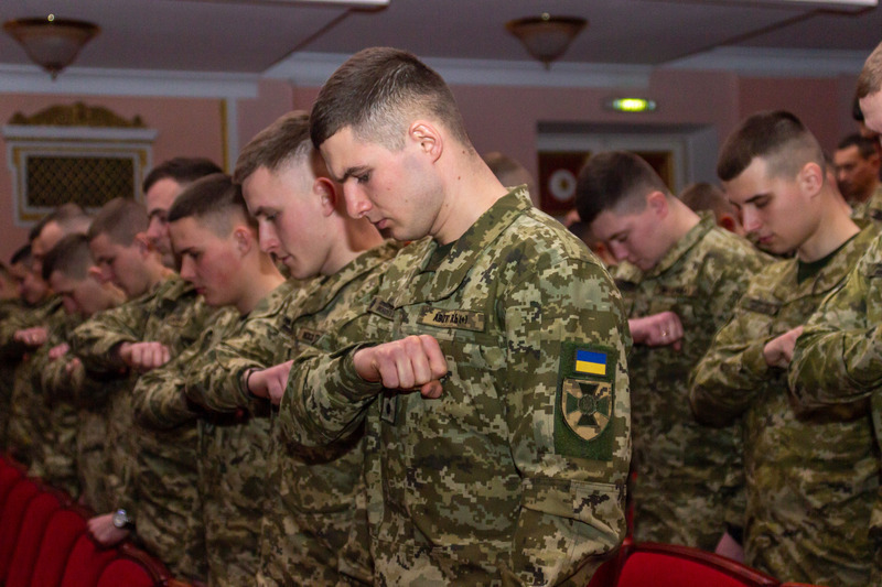 Хвилиною мовчання вшанували загиблих за Україну