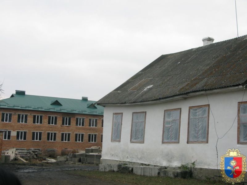 Нову школу будують ще з 90-х років