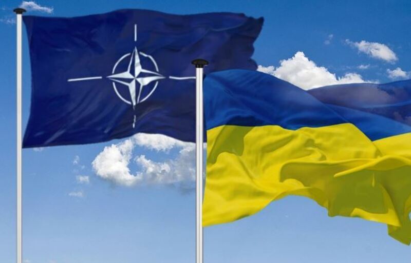 Поки українські міста потерпають від терористичних атак агресора, у виконання та надання «безпекових гарантій» українці не вірять, а лише в повноцінне членство в НАТО