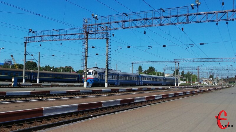 Зокрема, серед них потяги Київ-Перемишль та Одеса-Перемишль