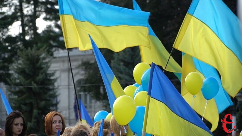 Більшість громадян вірить у позитивне для України майбутнє