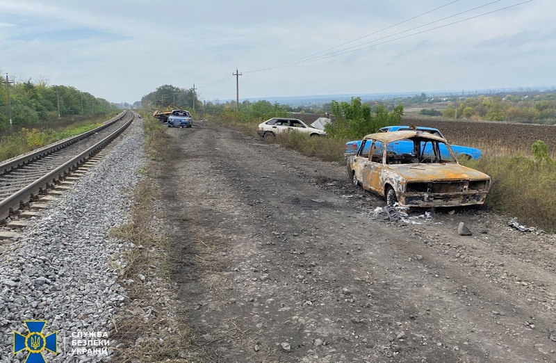 Внаслідок розстрілу колони автомобілів поблизу Курилівки загинули 13 дітей і вагітна жінка