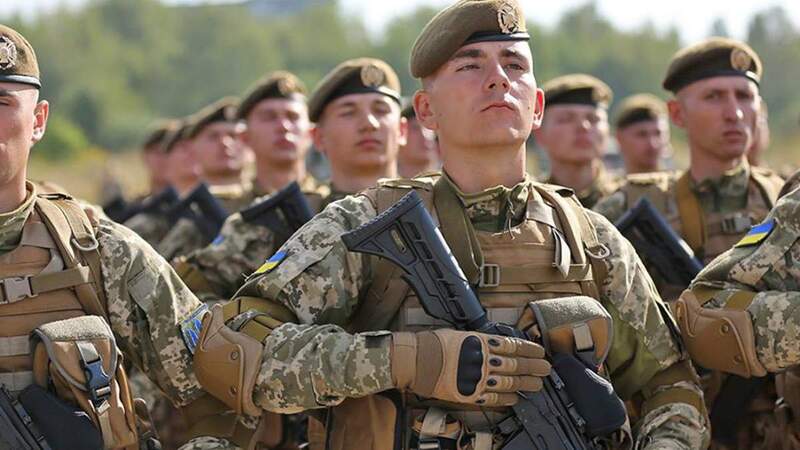 Президент України Володимир Зеленський скасував осінній призов на строкову військову службу