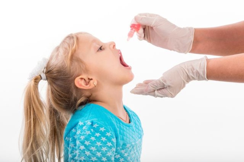 Незважаючи на доступність вакцини, не всі батьки сьогодні щеплюють своїх дітей від поліомієліту