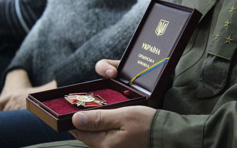8 грудня 2023 року орденом Богдана Хмельницького І ступеня нагороджено військовослужбовця з Хмельниччини, полковника Євгена Булацика 