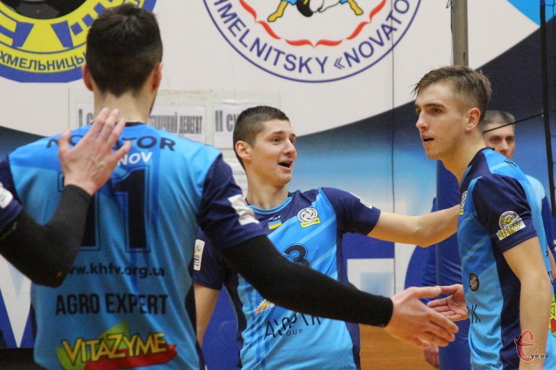 Хмельницький "Новатор-2-Прикордонник" продовжує лідирувати у вищій лізі чемпіонату України з волейболу