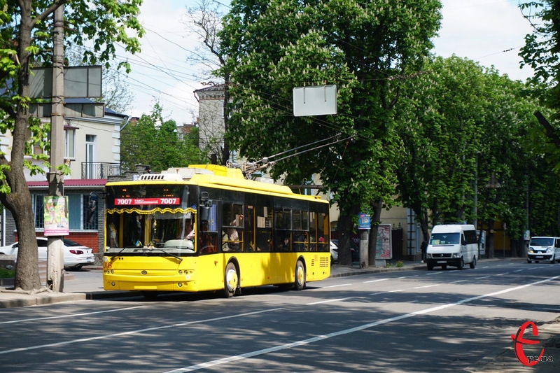 Зокрема, продовжено роботу тролейбусних маршрутів № 7, 7А, 9, 10, 11А, 12, 15, 16