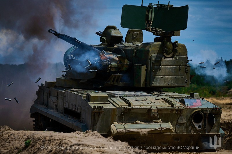 Сили оборони захищають України не лише вздовж фронту, а й далеку від неї, збиваючі ворожі безпілотники