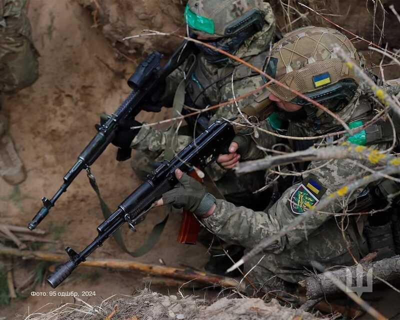 Українські захисники продовжують завдавати окупаційним військам втрат в живій силі та техніці