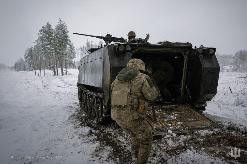 Воїни мужньо боронять Україну від окупантів