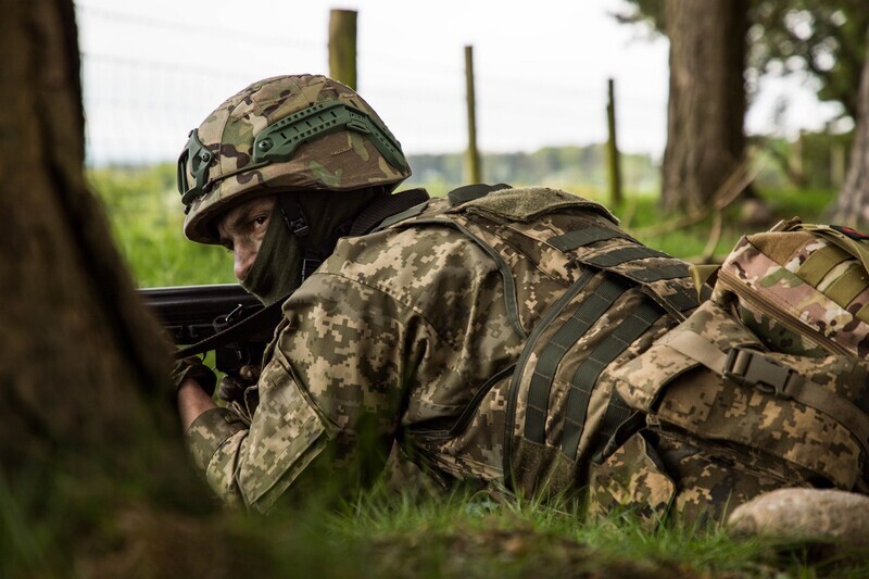Українські захисники вивели зі строю понад 1300 російських солдатів