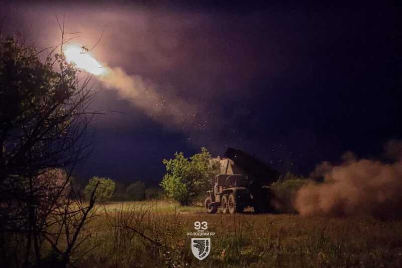Українські захисники та захисниці продовжують давати відсіч спробам російських окупантів просунутися в глибину нашої території