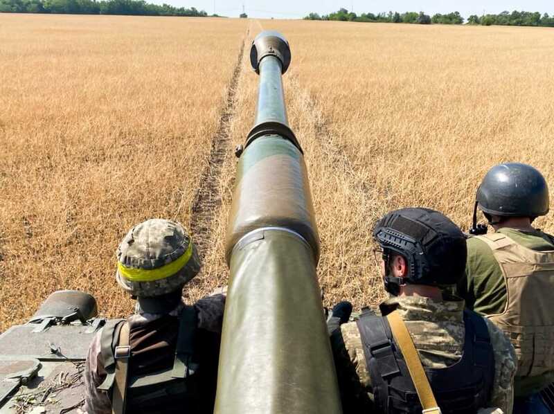 Українські війська продовжують атакувати ворога та завдавати ударів на кількох стратегічних напрямках