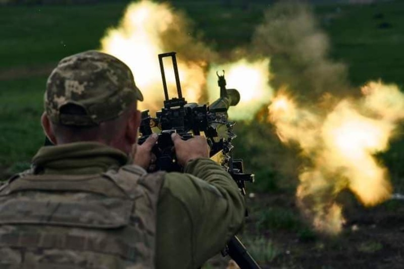 Україна продовжує чинити опір загарбникам, знищуючи окупантів та їхню техніку