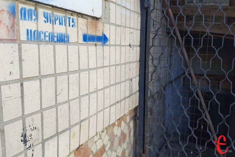 Навчання в школах Хмельницького відновляться лише там, де є бомбосховища та укриття з належними умовами